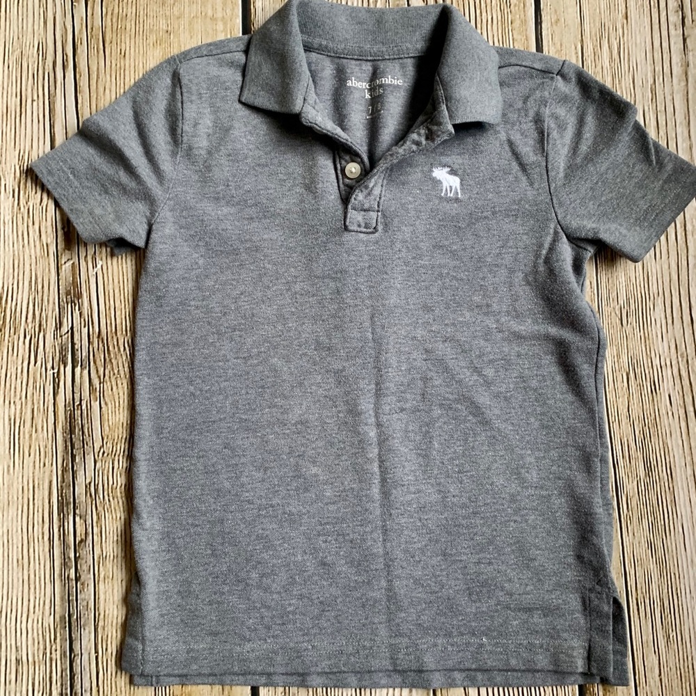 Abercrombie Kids collated gray shirt